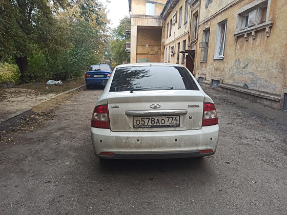 LADA PRIORA (217230)