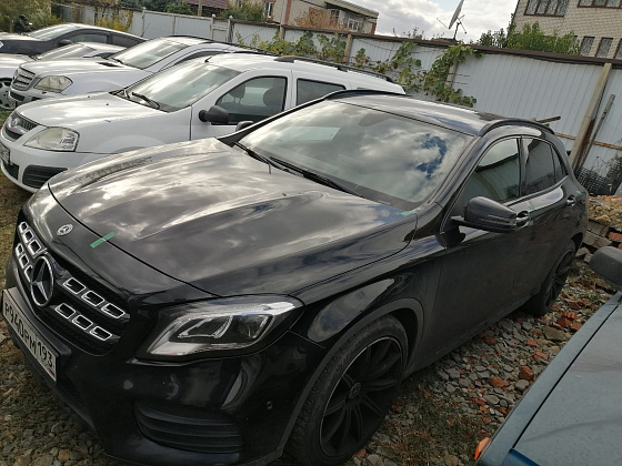 Mercedes-Benz GLA 200