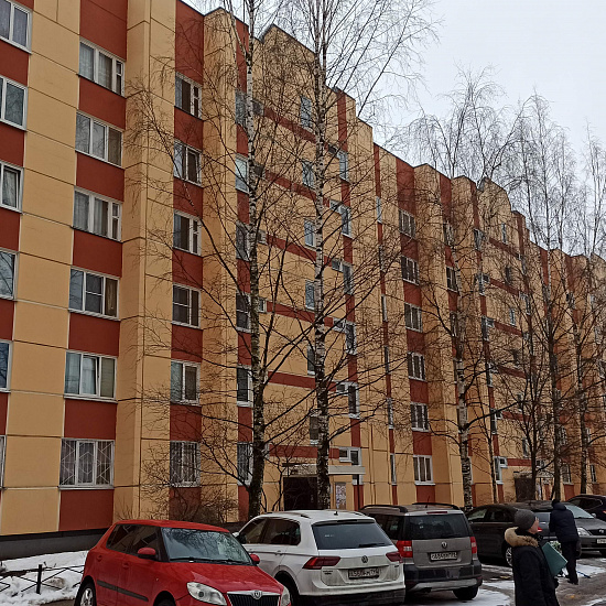Трехкомнатная квартира 6/6 панельного дома